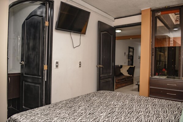 1 quarto, escrivaninha, Wi-Fi de cortesia, roupa de cama