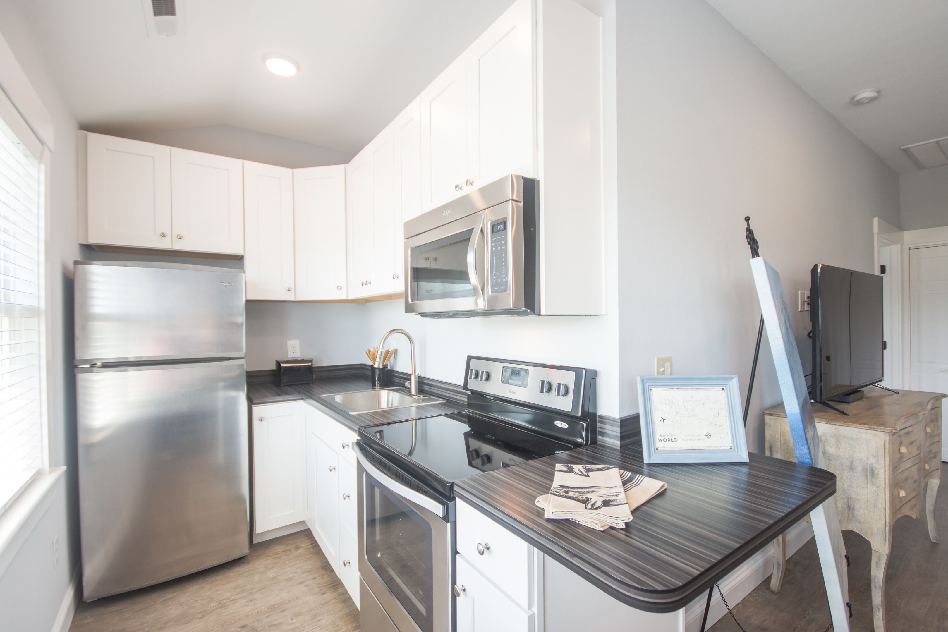  Caroline Cottage located Historic Waterfront District.   