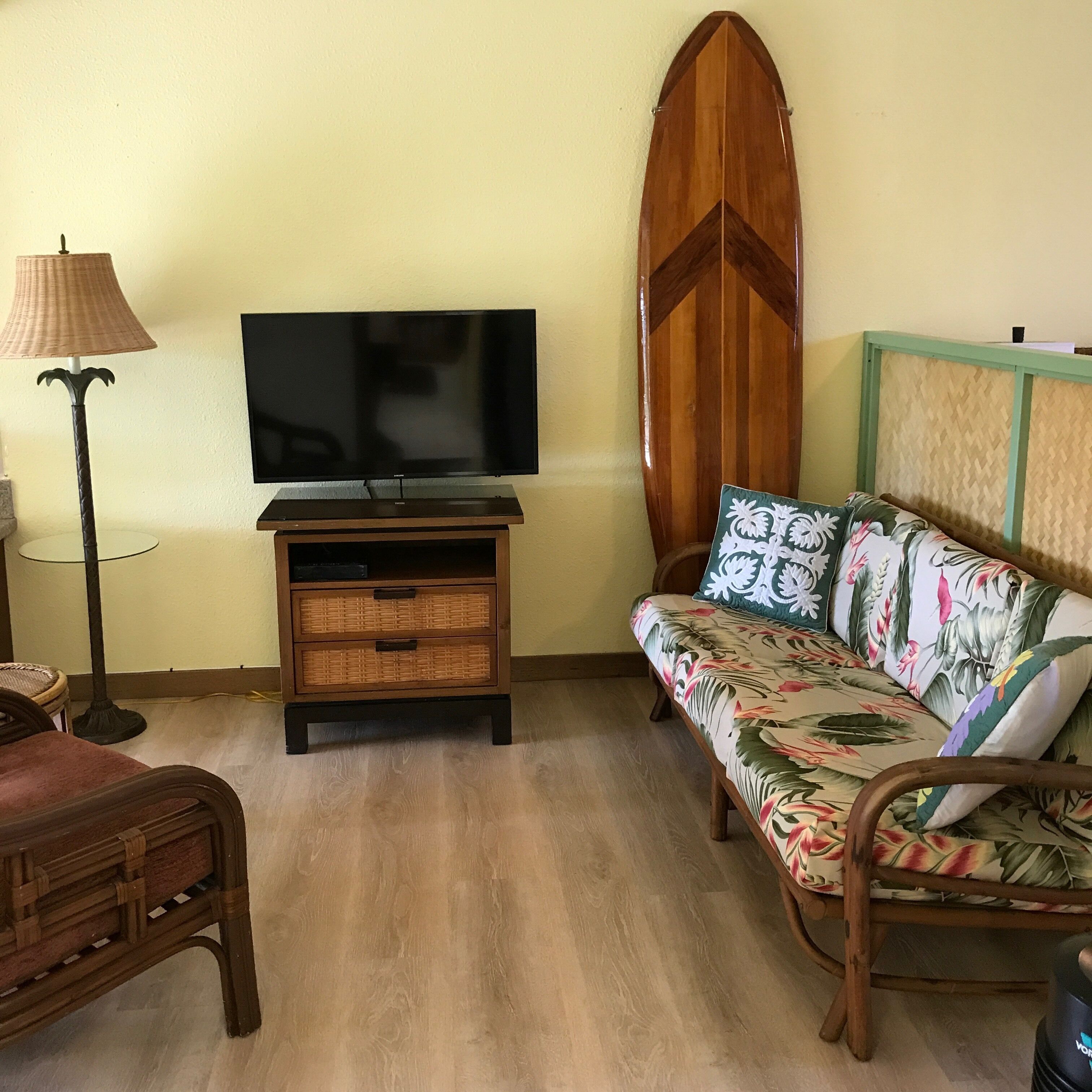 Televisor intel·ligent i estèreo 