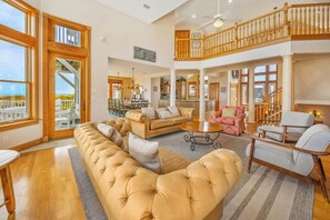 Smart-TV, Bücher, Stereoanlage