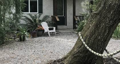 Oaks of Eden, quiet secluded perfect getaway for two near Sapelo Island