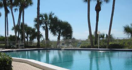 Beachfront Gulf View Retreat on Sand Key Beach