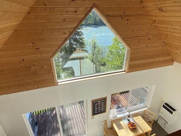 Dining - Kenai Riverfront Chalet Centrally Located on the Kenai Peninsula (Sterling)