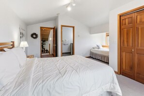 4 عدّة غرف نوم ومكواة/لوح كي وواي فاي مجانًا وملاءات أسرّة