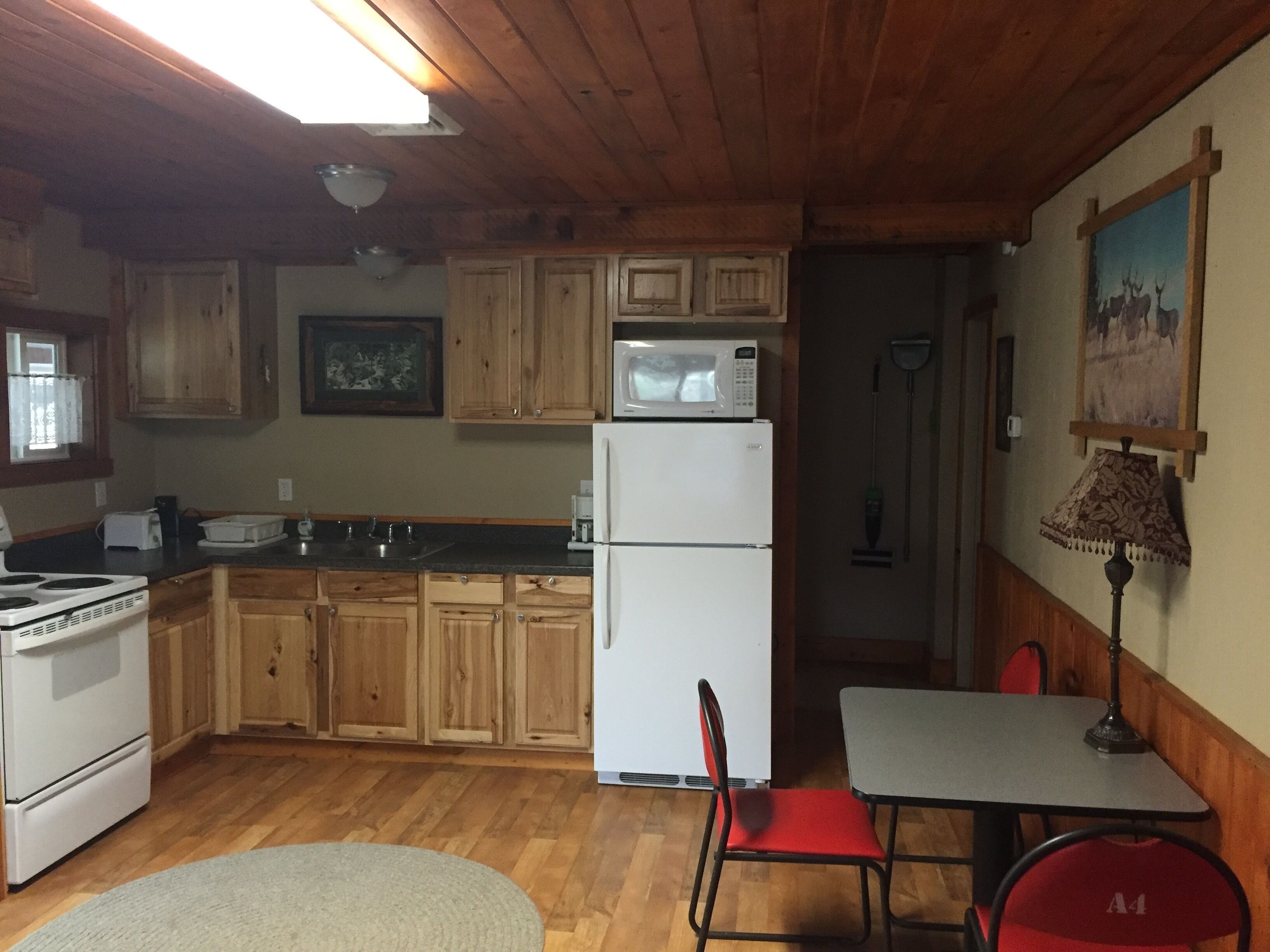 Deschutes River Fly Shop &  Camp, River View Cabin Rental
