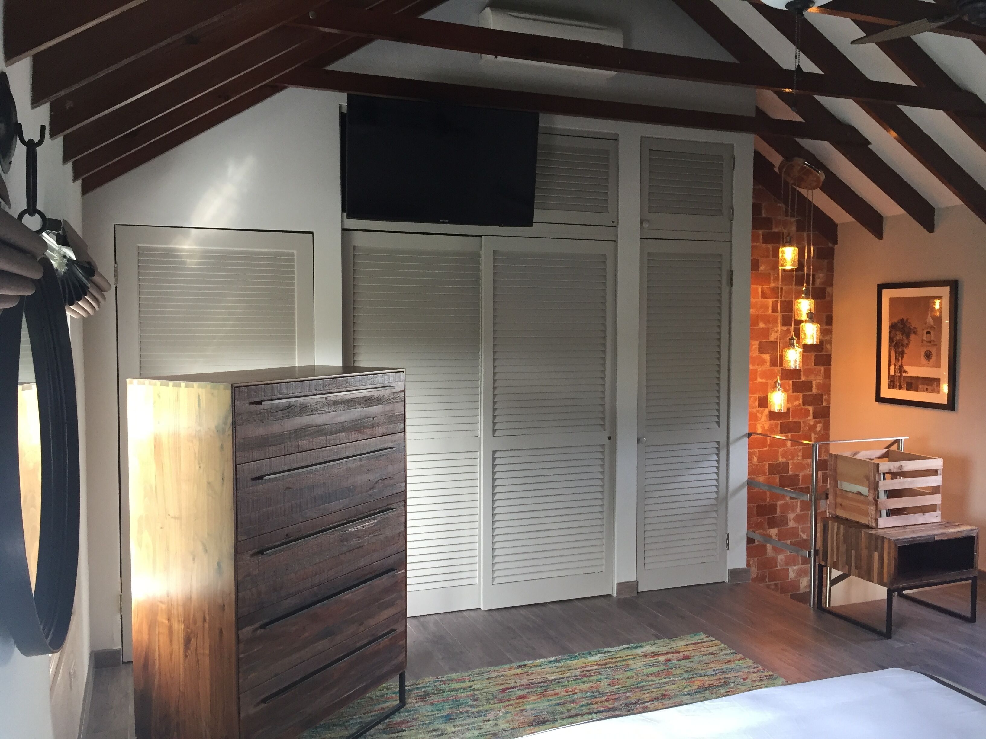 1 makuuhuone, työpöytä, silitysrauta/-lauta, Wi-Fi