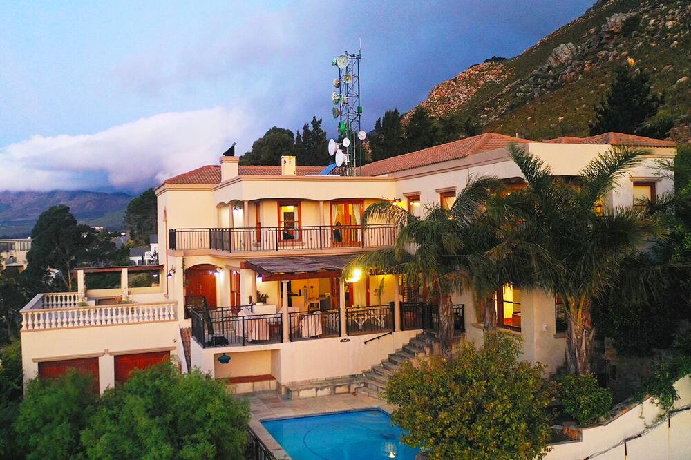 La Vue Parfaite villa has fantastic views of sea and mountains.