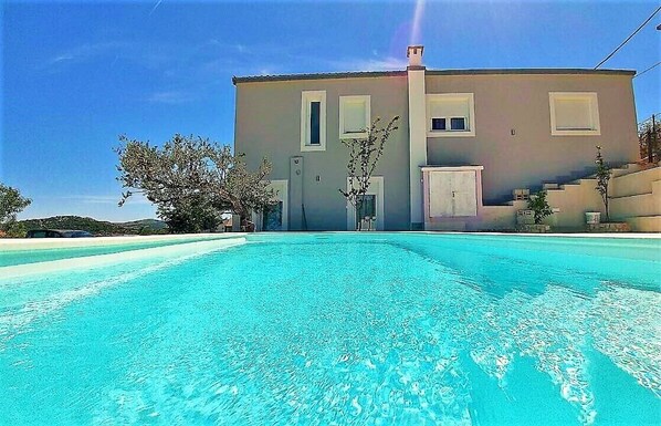 Piscine extérieure