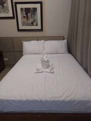 In-room safe, desk, soundproofing, rollaway beds