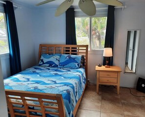 4 habitaciones, tabla de planchar con plancha y cuna de viaje 