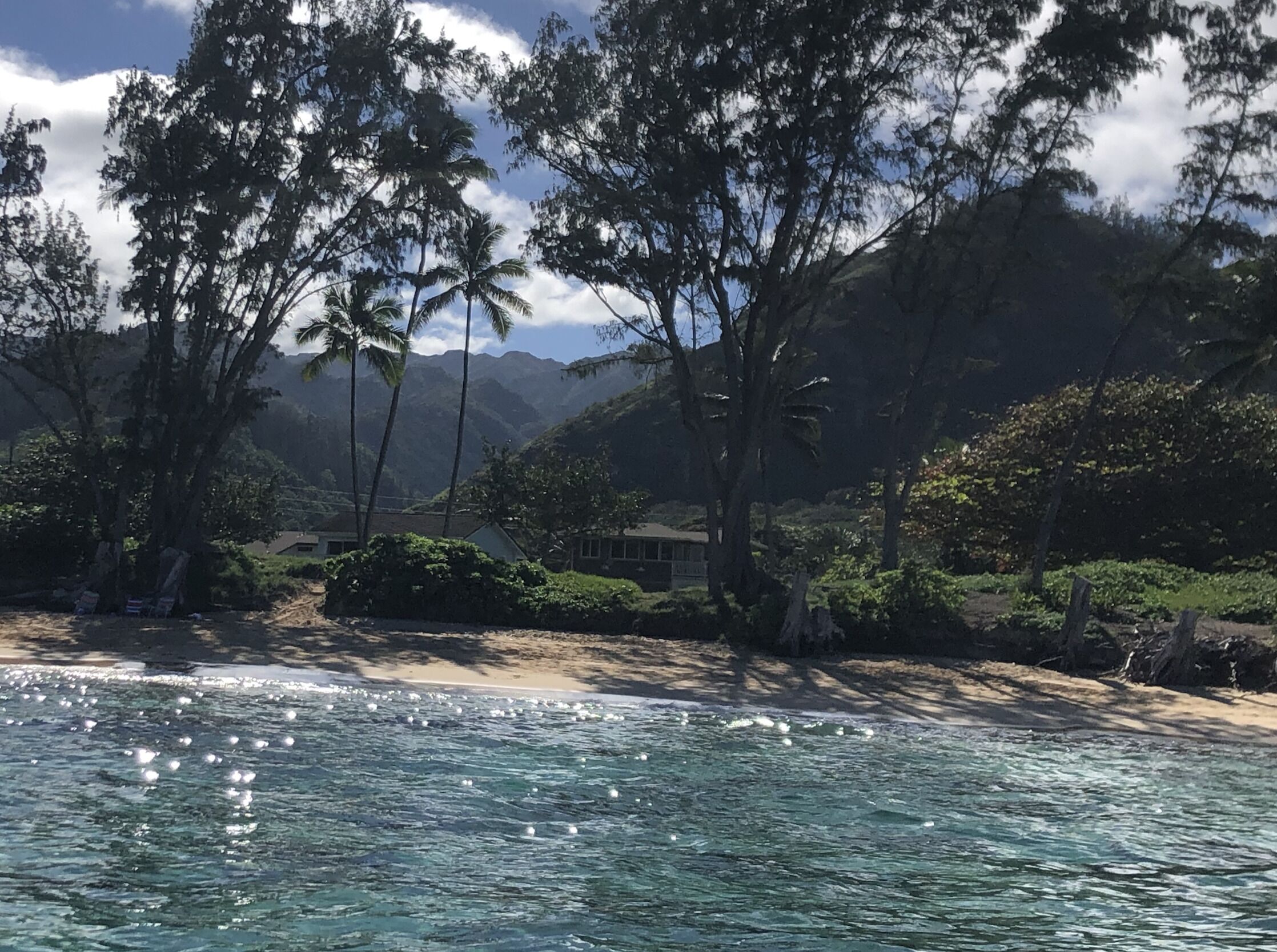 Beach nearby, sun loungers, beach towels