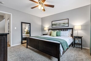 3 habitaciones, escritorio, tabla de planchar con plancha y wifi gratis 