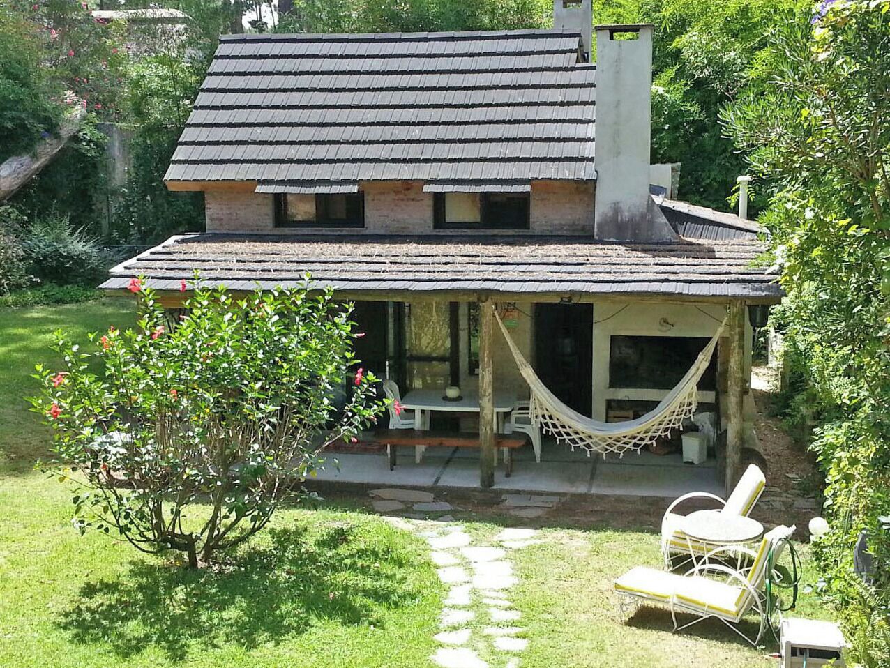 Come relax in this beautiful place!