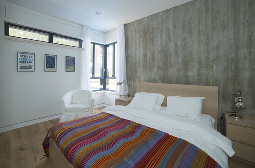 Villa in Rosh Pinna, 6 bedrooms, 5 bathrooms, sleeps 16