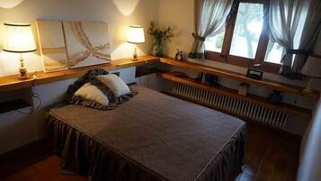 3 chambres, fer et planche Ă repasser, draps fournis