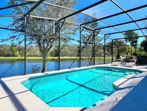 A heated pool - Perfect Serene Lakeview! EPIC OUTDOOR LIVING! Memories Made! (Kissimmee)