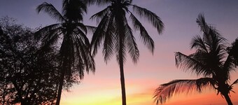 Beach House Located At Nice Resort Area. Easy Acces To Many Beaches