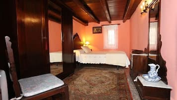3 Schlafzimmer, BĂŒgeleisen/BĂŒgelbrett, Internetzugang, BettwĂ€sche