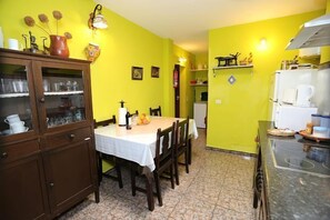 Microwave, coffee/tea maker, cookware/dishes/utensils