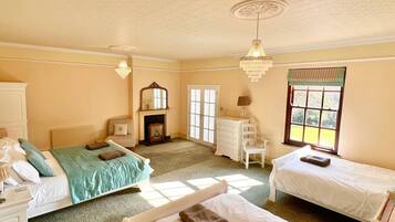 7 bedrooms, iron/ironing board, travel cot, Internet