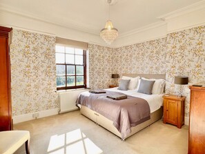 7 chambres, fer et planche à repasser, lit parapluie, accès Internet