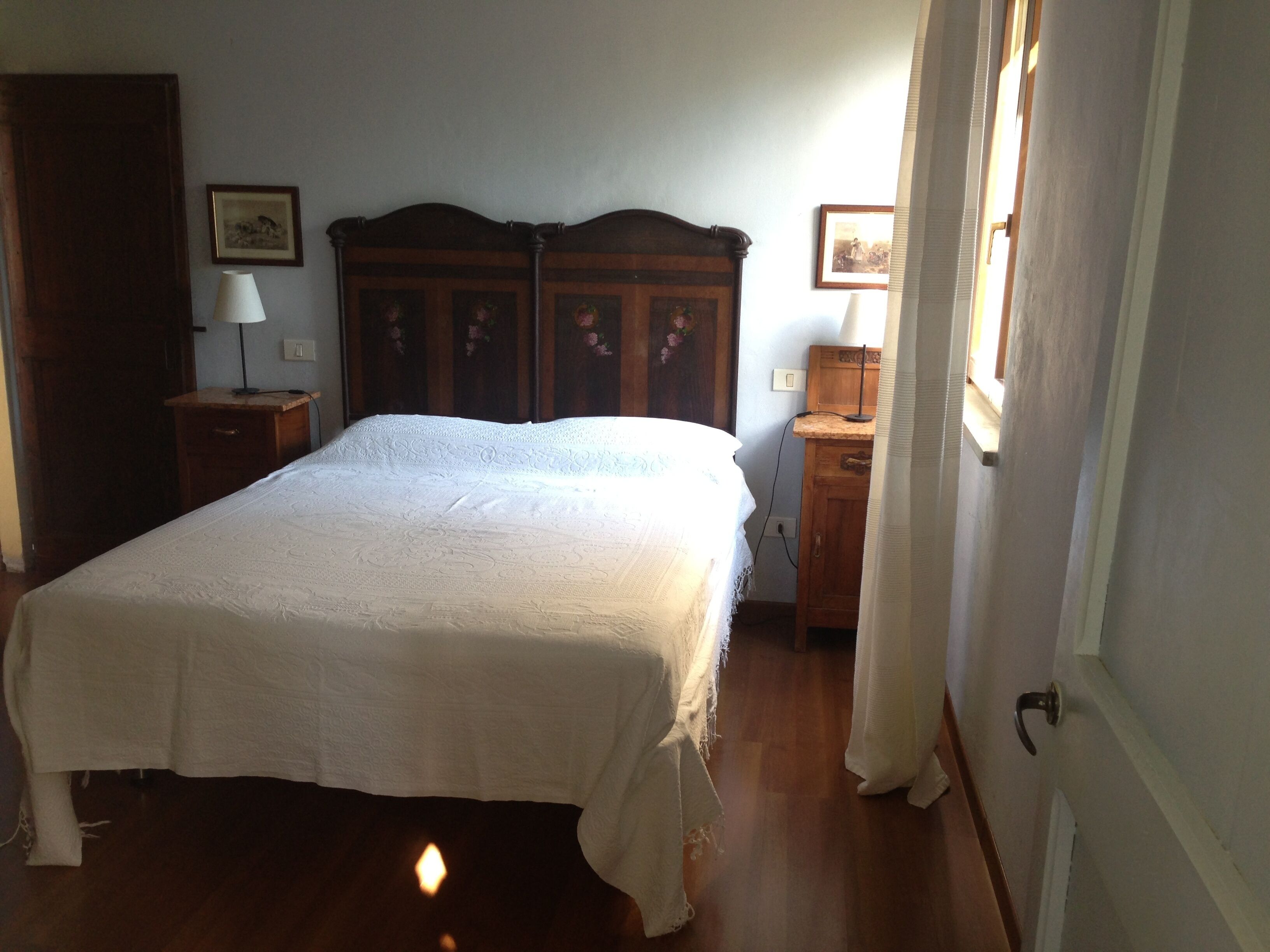 Apartment with swimming pool with fantastic view and close to the sea