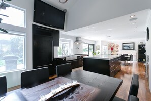 Dining - Gorgeous Modern Living (Stevenson Ranch)