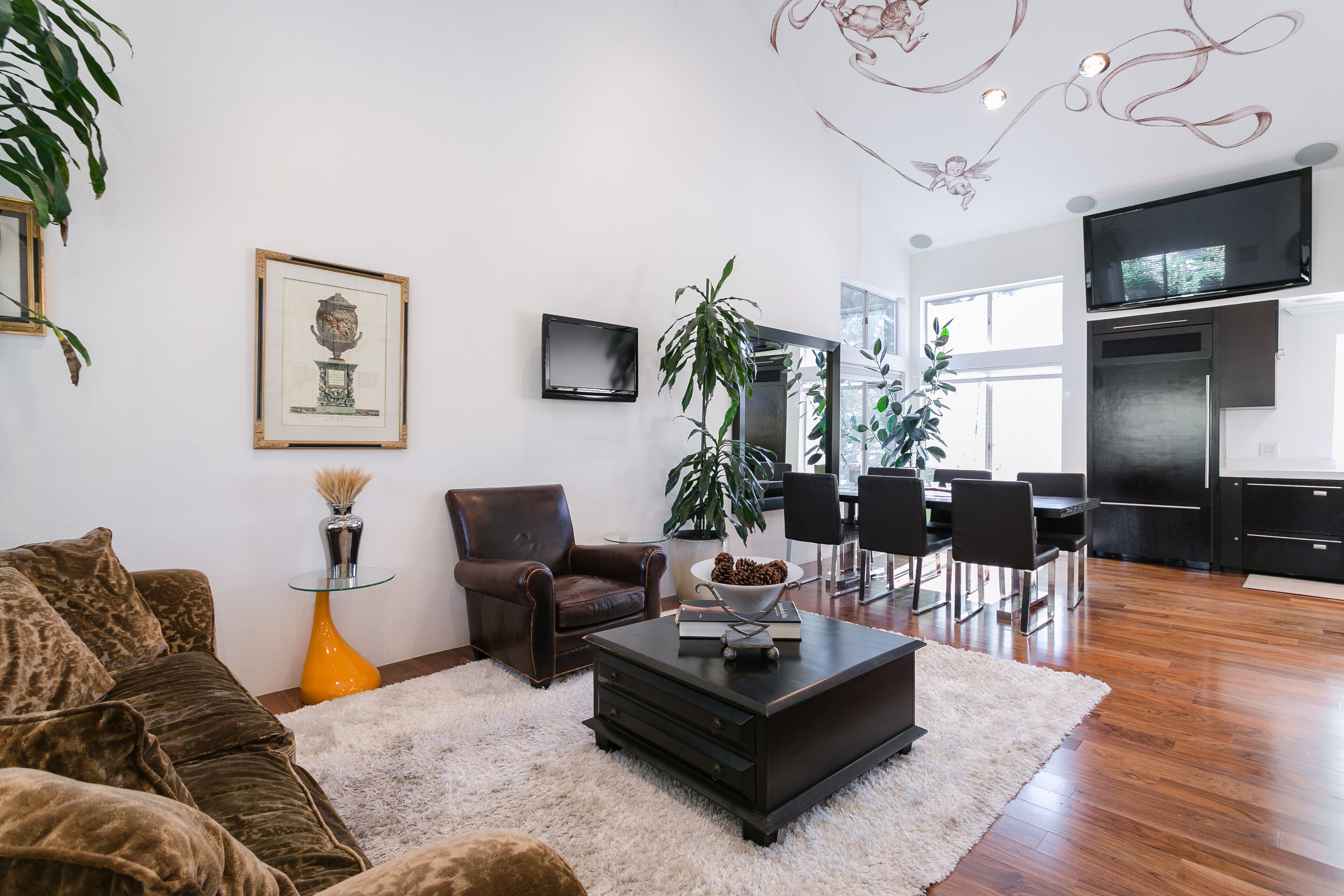 Modern Living Magnifique - Santa Clarita, CA