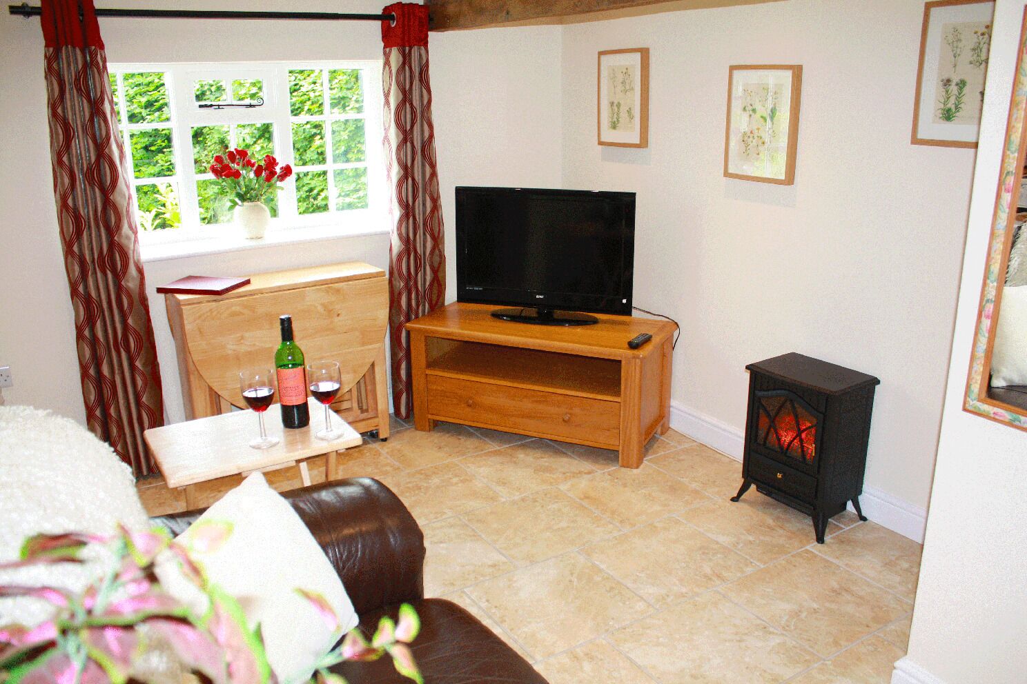  5* PEAK DISTRICT COTTAGE NEAR ASHBOURNE & ALTON TOWERS