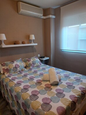 2 chambres, fer et planche à repasser, Wi-Fi gratuit, draps fournis