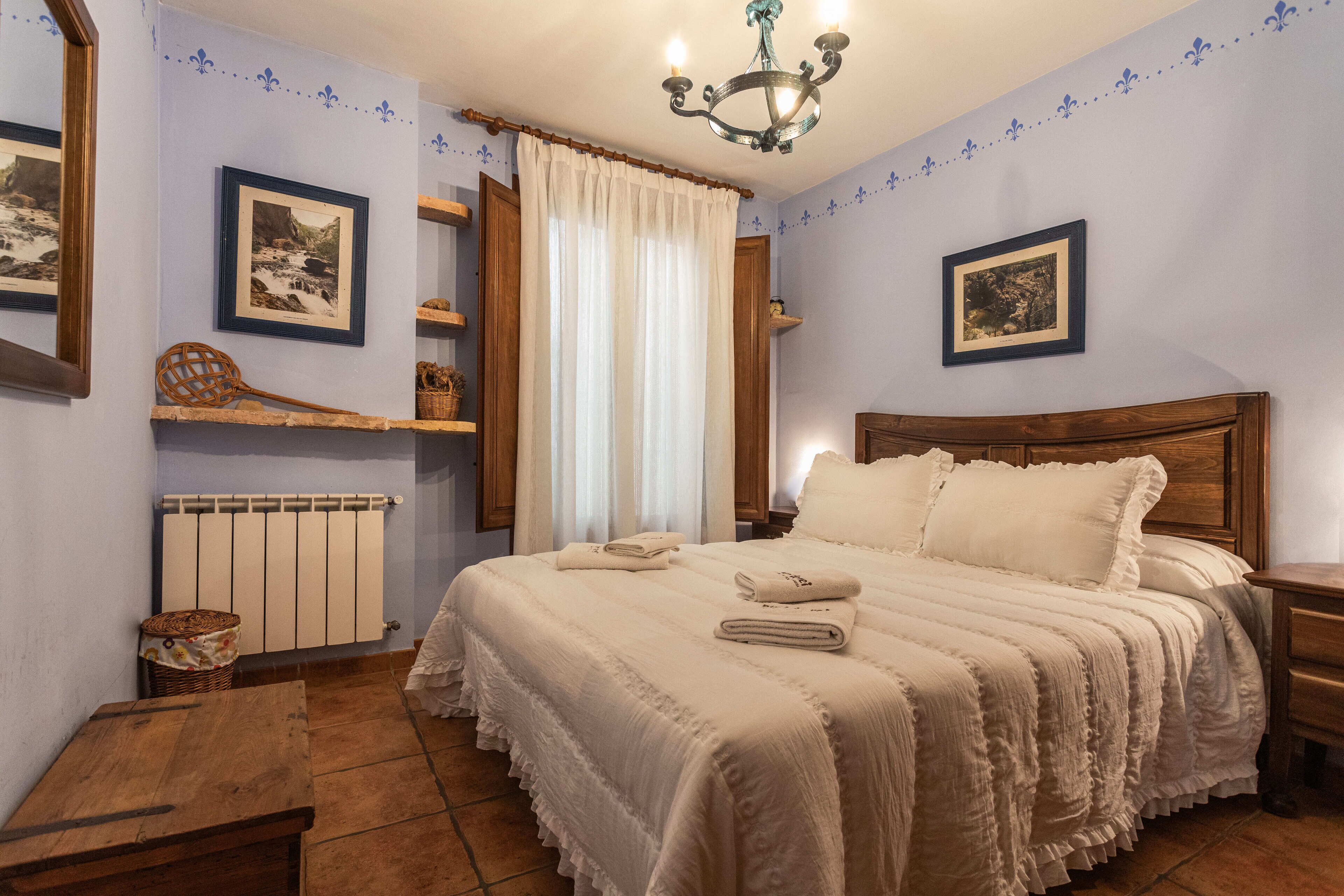 2 bedrooms, in-room safe, iron/ironing board, travel crib