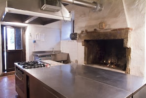 Réfrigérateur, four, plaque de cuisson, lave-vaisselle