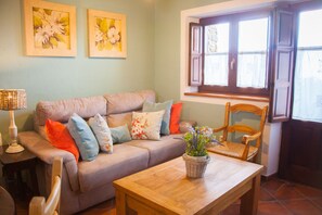 Smart TV, fireplace, DVD player, table football