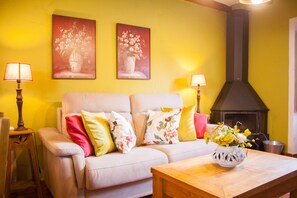 Smart TV, fireplace, DVD player, table football