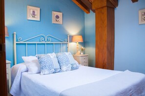 12 bedrooms, free WiFi, bed sheets