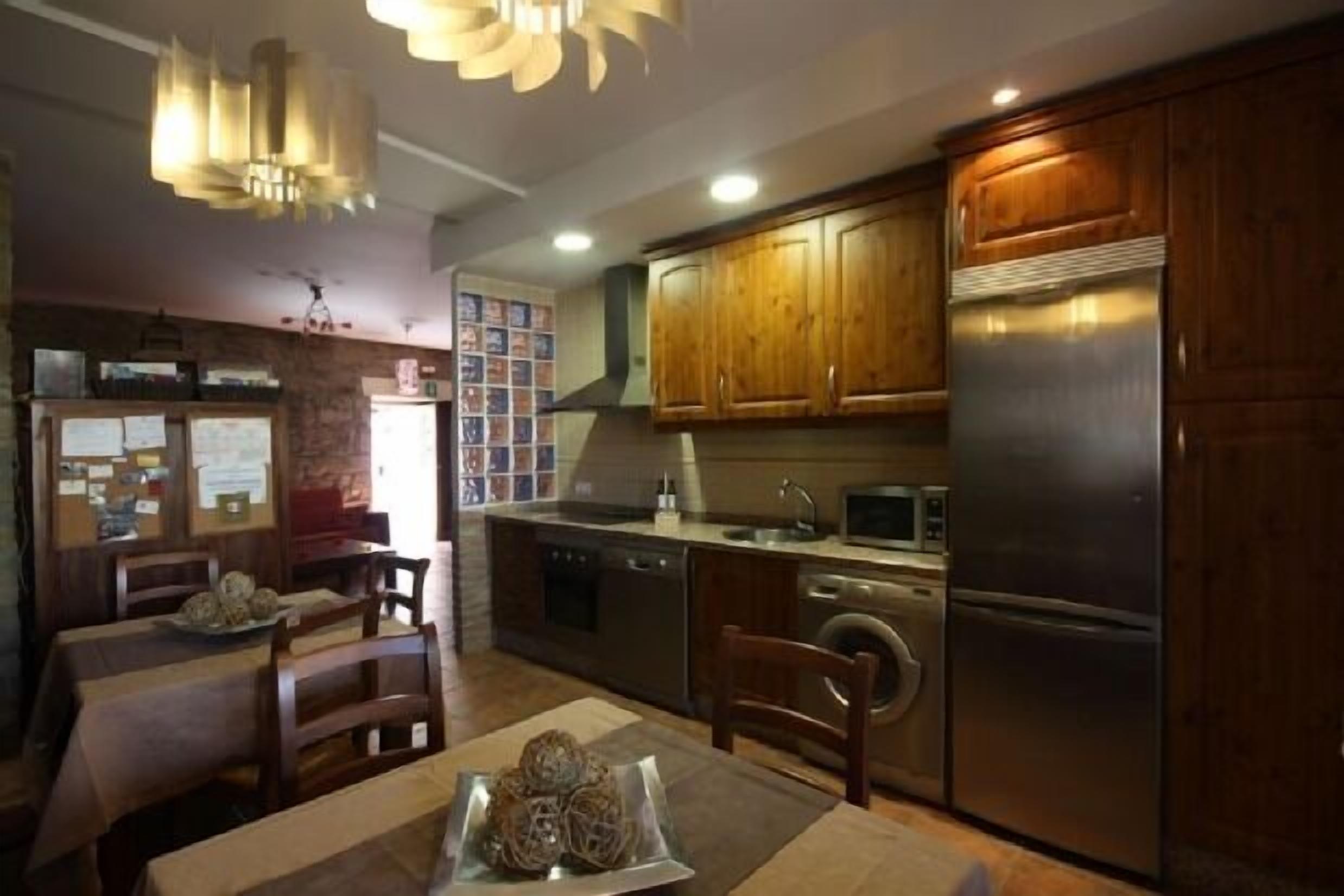 Self catering Solaz del Ambroz for 8 people