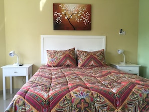 2 makuuhuonetta, silitysrauta/-lauta, Wi-Fi, vuodevaatteet