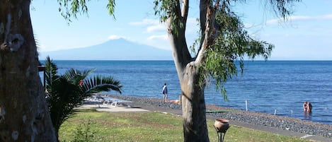 Una spiaggia nelle vicinanze