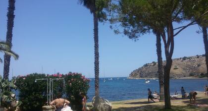 Vacation Apartment in Sicily close to Siracusa directly on the beach 2-4 persons