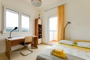 3 عدّة غرف نوم ومكواة/لوح كي وسرير سفر وواي فاي