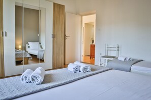 3 chambres, fer et planche à repasser, accès Internet, draps fournis