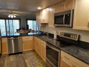 Microwave, dishwasher, coffee/tea maker, toaster - DAILY ACTIVITIES & LINENS INCLUDED*! Direct Plaza Oceanfront 2BR/2BA with Open Den. (Ocean City)