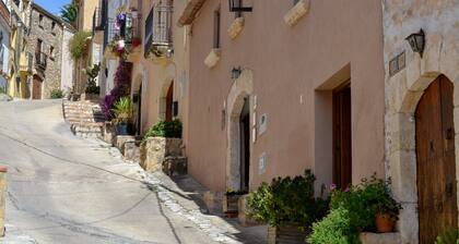 Charming cottage for couple 8/11 people very close to the beach