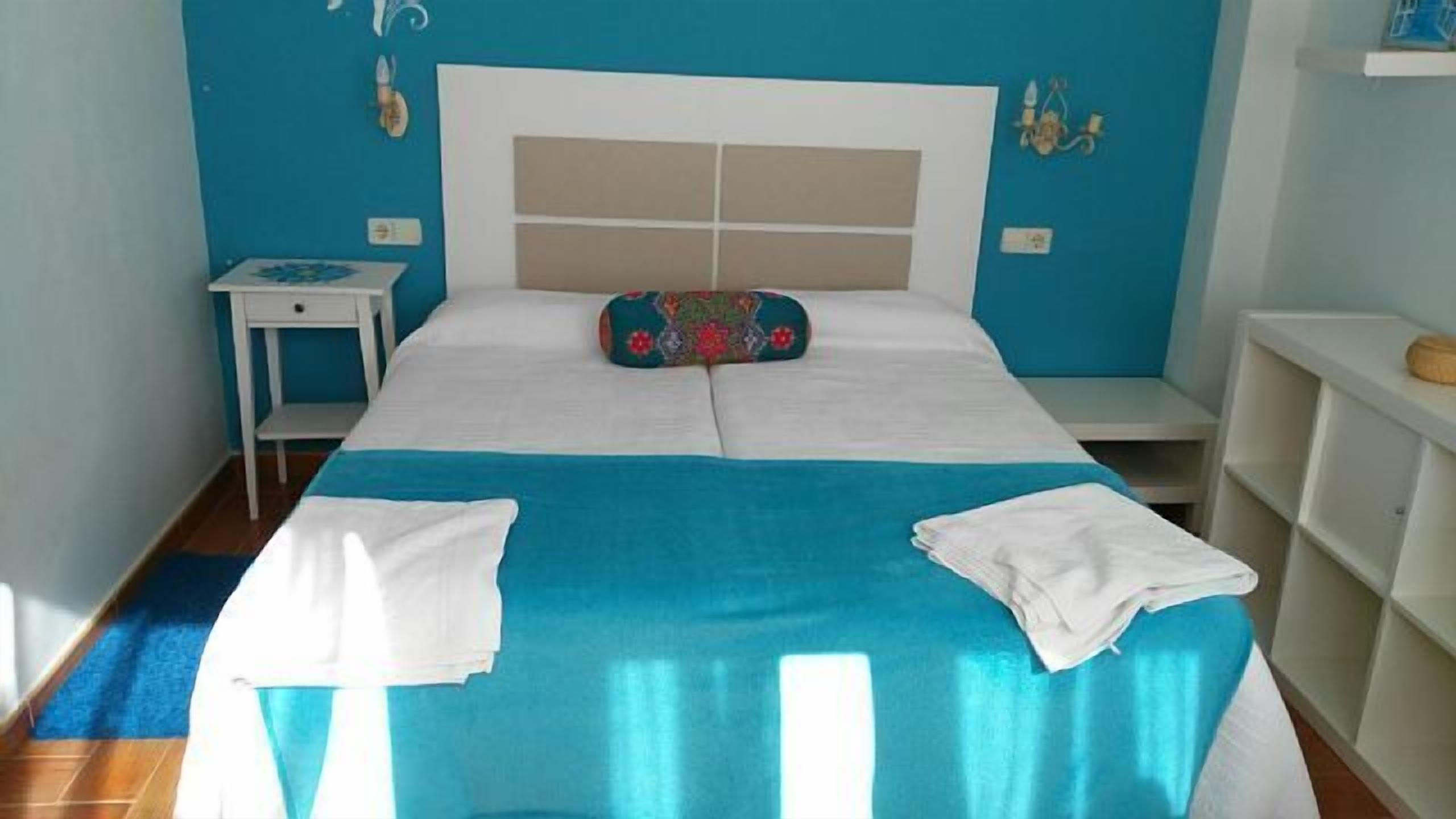 VILLA-CHALET at 7 Km from Cuenca capital IDEAL GROUPS FRIENDS AND FAMILIES