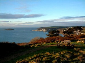 Outdoor dining - Hayloft - 17th Century converted barn (Looe)