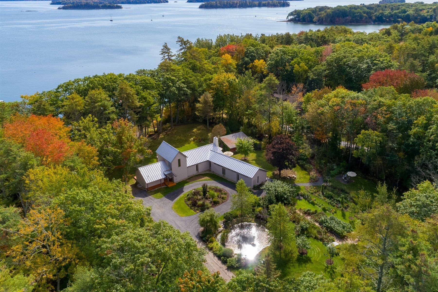 Coastal Serenity Meets Modern Elegance