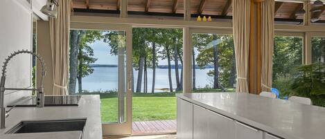 KĂŒhlschrank, Mikrowelle, Ofen, Herdplatte