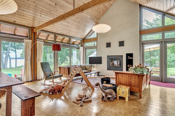 Interior - Stay Longer and Save — at This Coastal Retreat (Freeport)