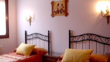4 chambres, fer et planche Ă repasser, lit parapluie, Wi-Fi gratuit