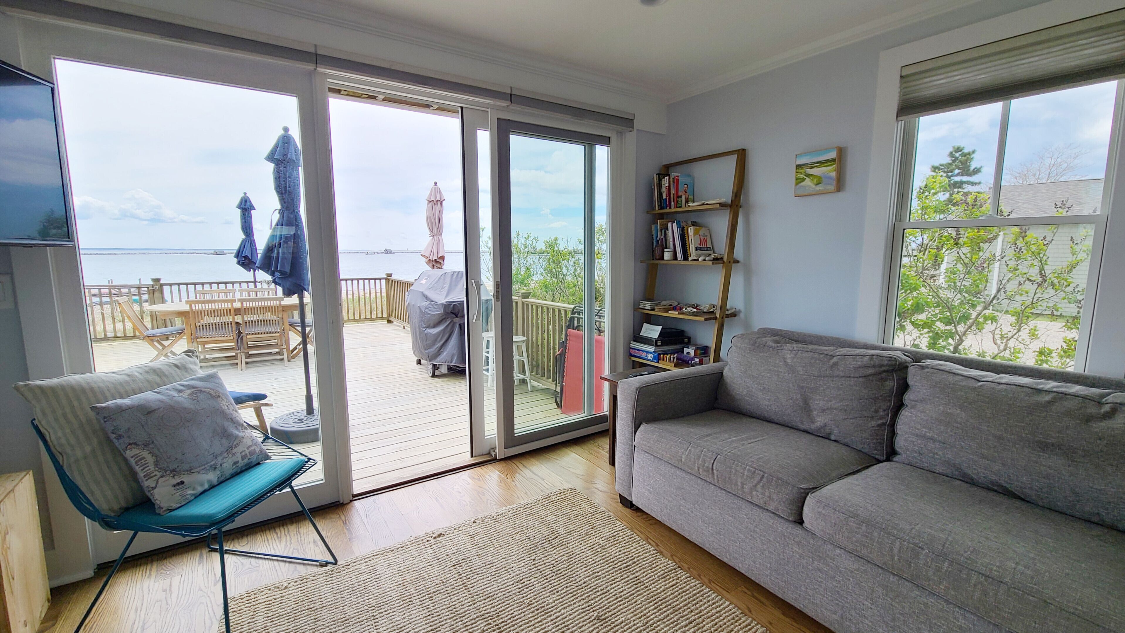 Gorgeous Beachfront Gem--Amazing Harbor Views & Sunsets, A/C, Big Deck, Parking--ASK ABOUT REFUNDS